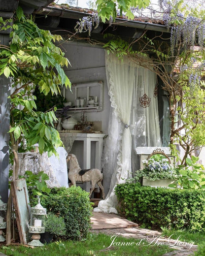 Jeanne d'Arc Living Magazine Issue 3 2025 - Blake & Taylor Chalk Furniture Paint